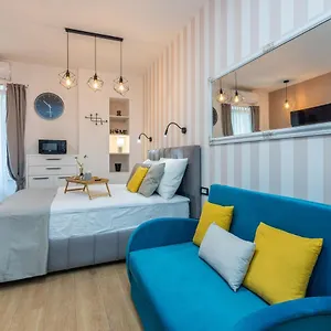 https://apartments-rooms-six.primorje-gorskikotar.com