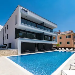 https://luxury-apartments-magali-2.in-istria.net